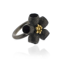 B-R01br Gumnut Flower Ring, Black