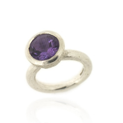 B-R04am Acorn Cup Ring, Amethyst