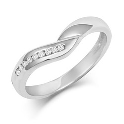 V Shaped Diamond Set Wedding Ring