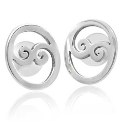 Hanga oval stud earrings