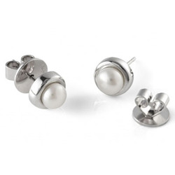 Alice Classic Pearl Studs
