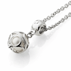Twenties Brooks Pearl Pendant
