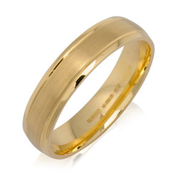 Outer Engraved Court Wedding Ring with Dual-Tone Finish
