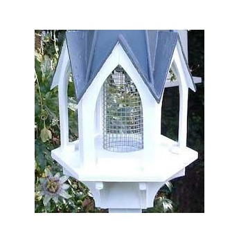 Built in galvanized mesh birdfeeder