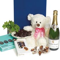 CHAMPAGNE, CHOCOLATES AND TEDDY BEAR IN GIFT BOX
