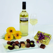 CHARDONNAY & BELGIAN CHOCOLATES IN GIFT BOX