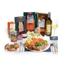 GOURMET WEEKEND WITH FRIENDS IN GIFT BOX