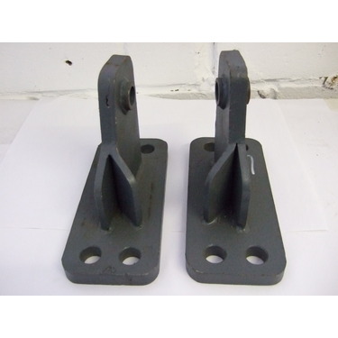 Stabaliser brackets (LH & RH side) for Massey Ferguson 100/200/300/500/600 series