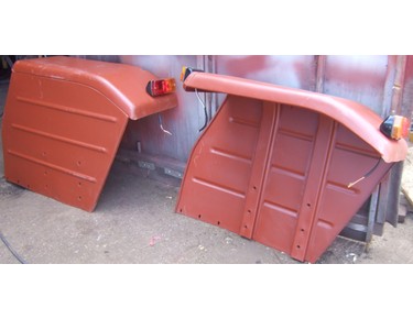 Fender set complete with lights for Massey Ferguson 100/200 series