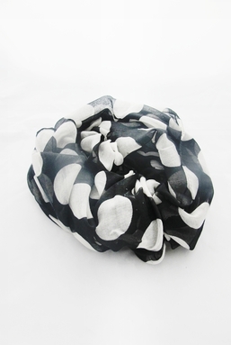 POLKA - BLACK AND WHITE SCARF