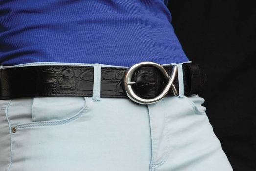 Solid pewter twist buckle