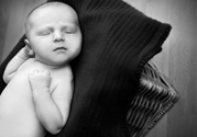 babyhomeshooteyeclosed